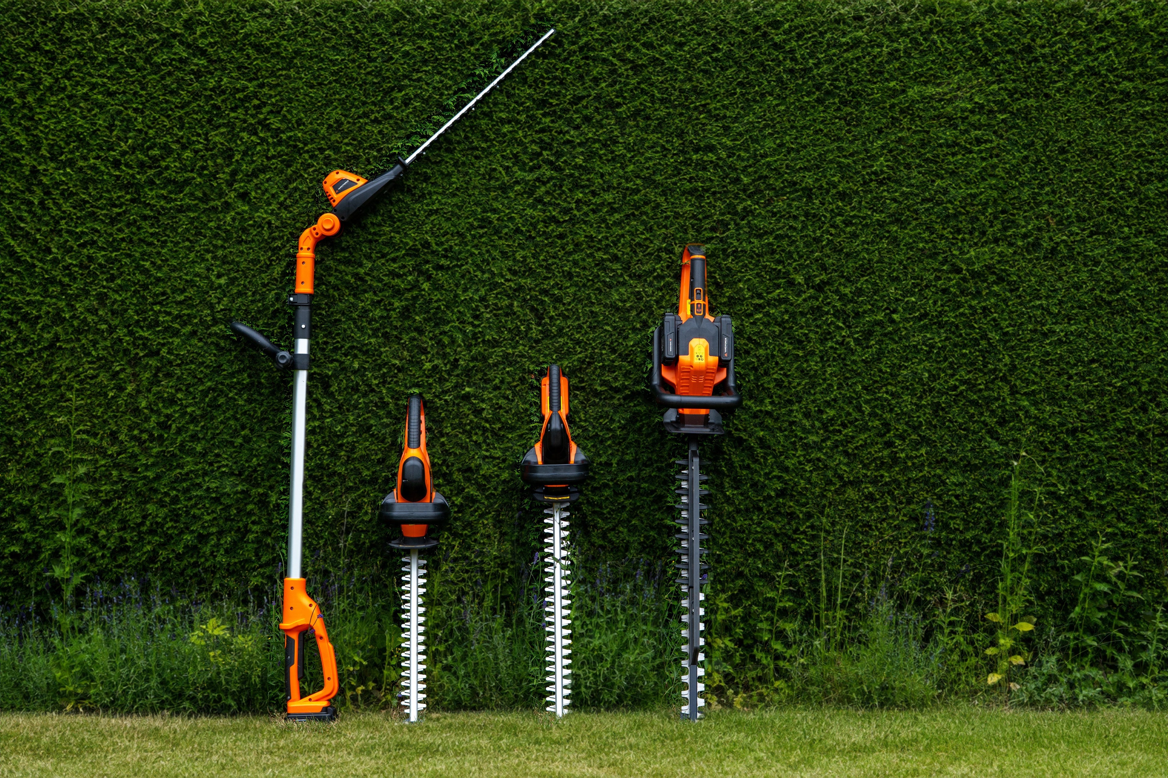 How to Choose the Right Hedge Trimmer (Complete UK Buying Guide)