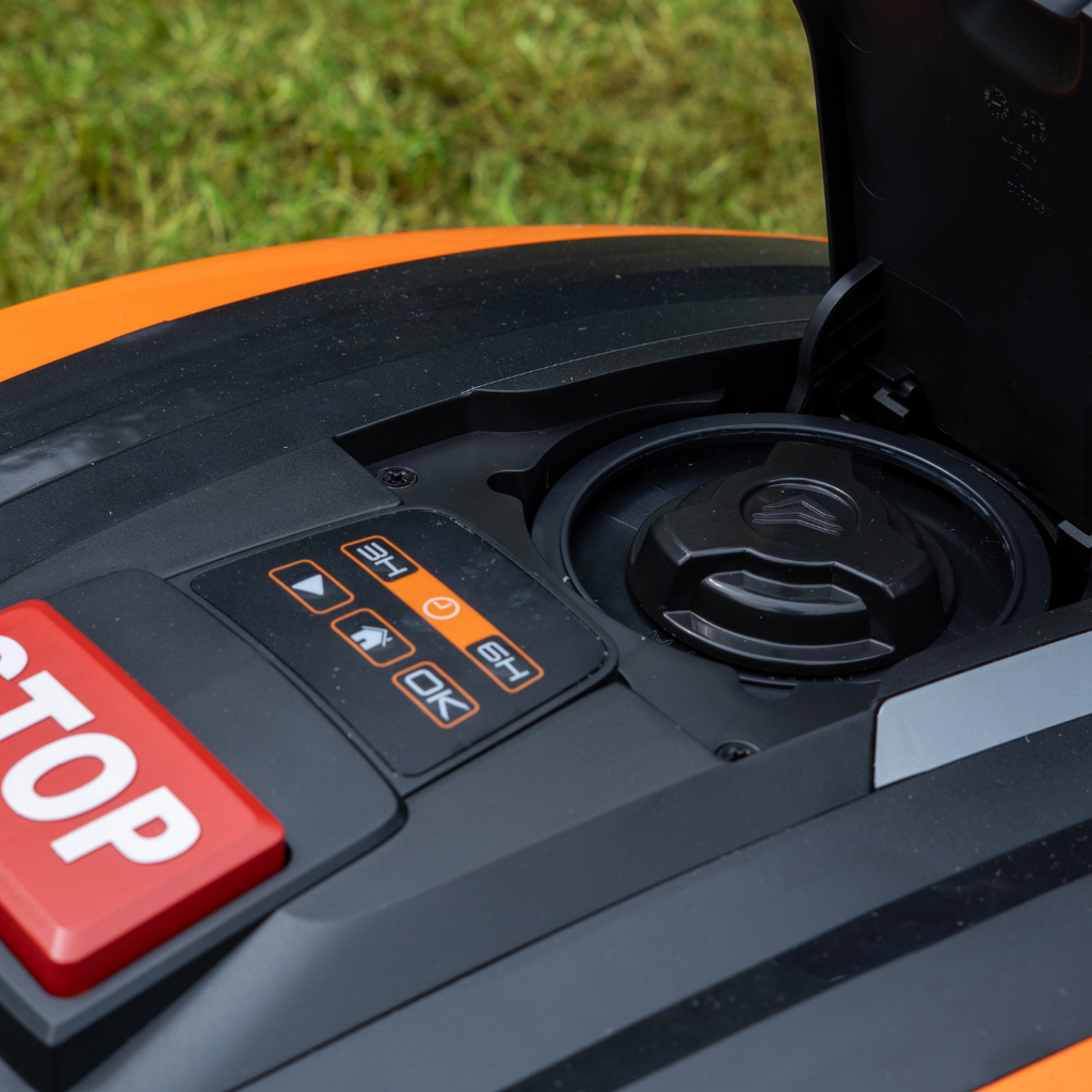 EasyMow260B App Controlled Robotic Lawnmower | Small City Gardens up to 260m²