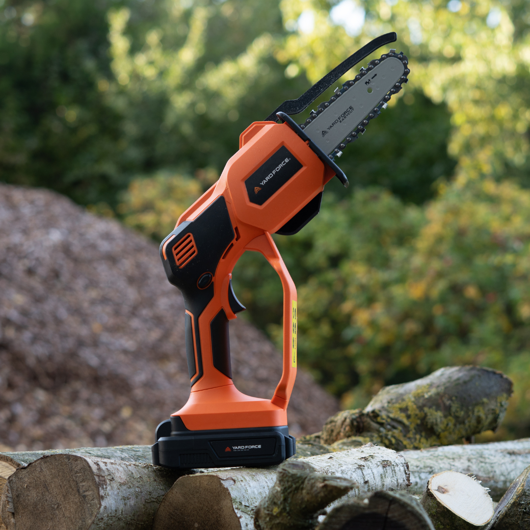 20V Cordless 12cm Mini Chainsaw – Yard Force UK | For Life On the Go.